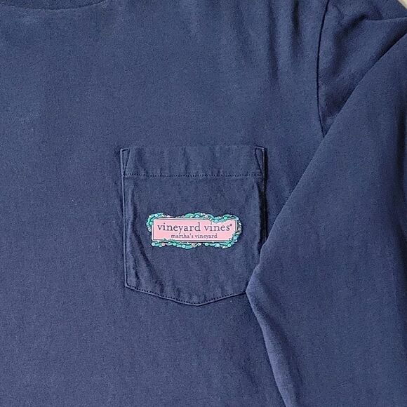 Vineyard Vines Garland Logo Box Long Sleeve Pocket Tee - Picture 11 of 16